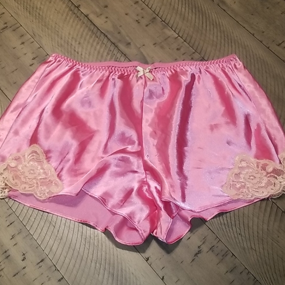Bisou Bisou Other - Bisou Bisou silky lounge shorts.